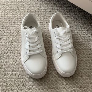 Never worn white platform sneaker